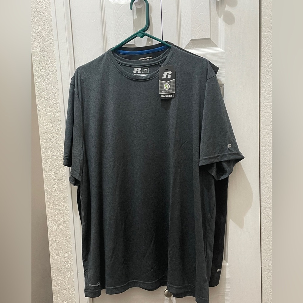 Russell Athletic 2XL gray Short Sleeve Crewneck Tee

Mew w tags